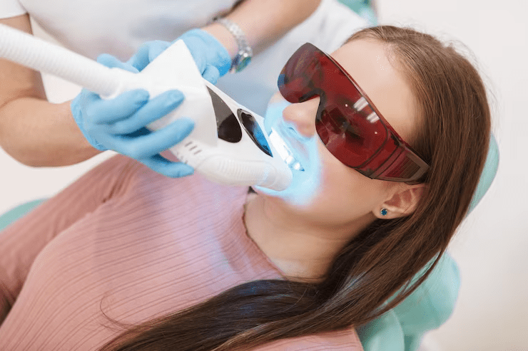 Teeth Whitening When Pregnant: Is It Safe